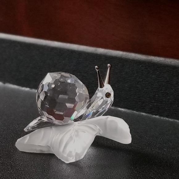Swarovski Other - SWAROVSKI Snail on a Vine Leaf